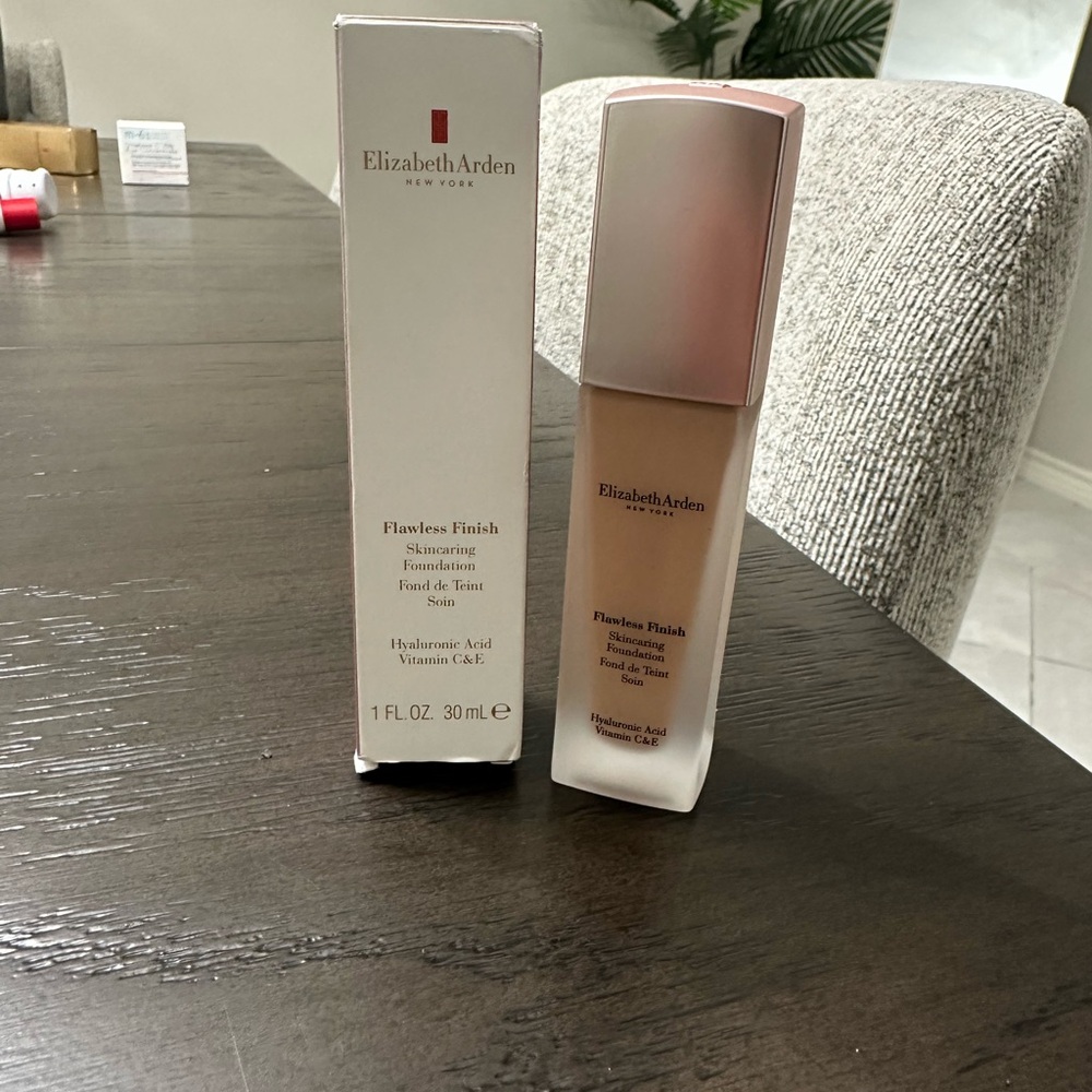 Elizabeth Arden Flawless Finish Foundation - Shade 310C